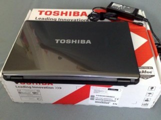 Toshiba Qosmio X775-3DV80 - Core i7 2.2 GHz - 17.3 - 8 GB