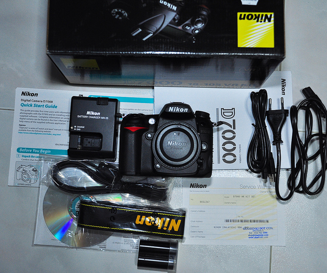 Selling New Nikon D3X Canon EOS-1Ds Canon EOS 5D Nikon D7000 large image 1