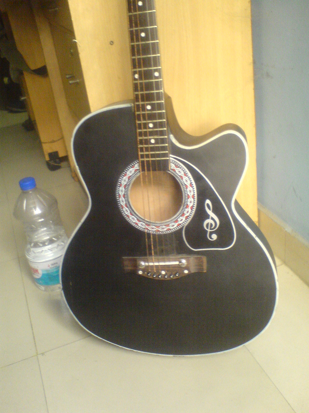 Classic Accoustic Guitar. large image 2