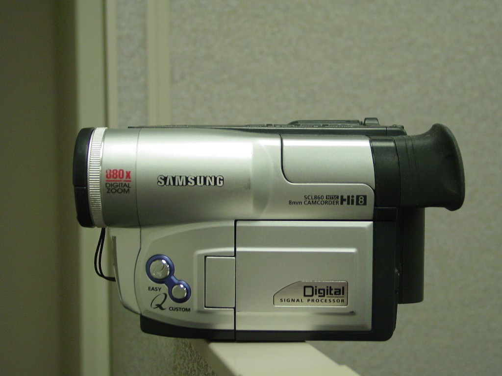 Samsung NTSC Hi8 8mm Camcorder  large image 0