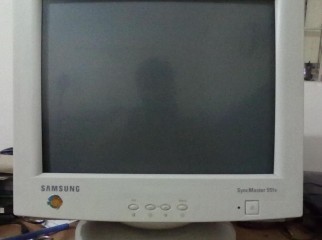 Samsung Syncmaster 551s 15 CRT Monitor......