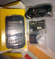 BlackBerry Bold 9900 Unlocked Phone large image 0