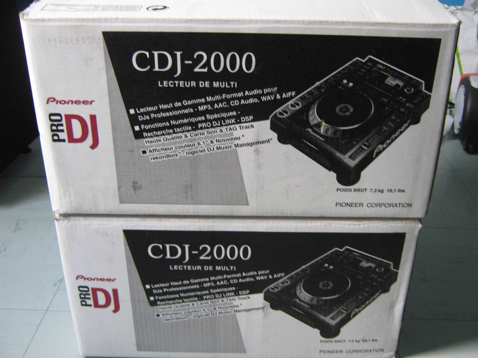 2x Pioneer CDJ-2000 1x DJM-2000 mixer flight case.. large image 2
