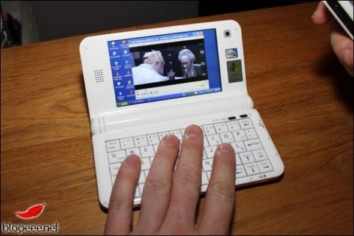 SAGEM SPIGA world s smallest laptop. 4.8 inch touch screen large image 1