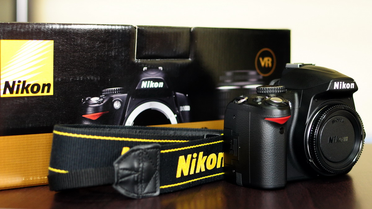 Nikon D3000 DSLR Camera large image 0
