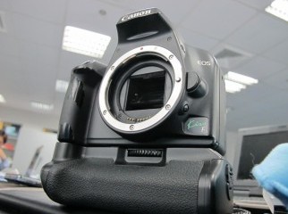 Canon 1000 D Body battery grip 