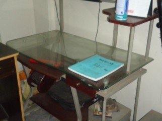 glass computer table