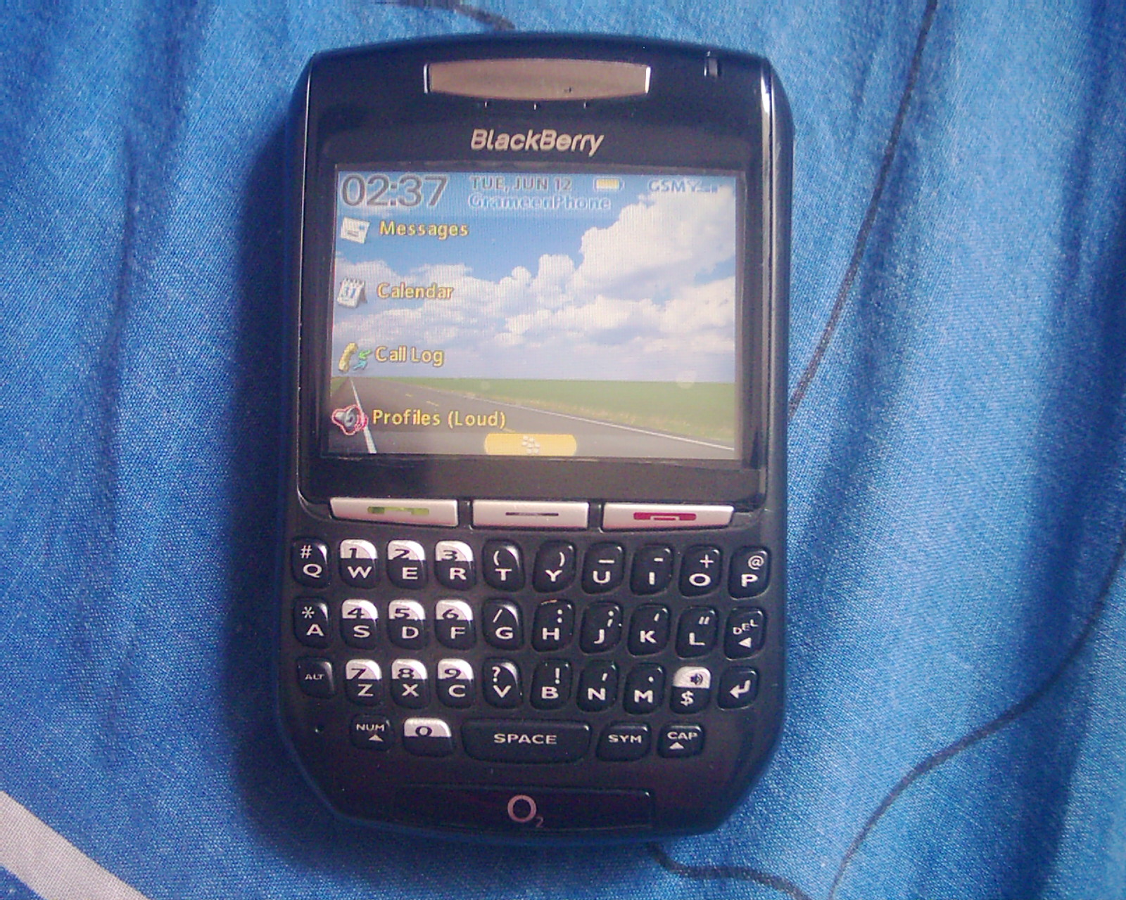 blackberry 8707 O2 brand new cond 3days money bak guarantee  large image 0
