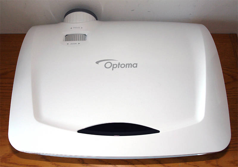 Optoma HD33 1920 x 1080 DLP projector - HD 1080p - 1800 ANSI large image 3