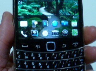 BlackBerry Bold Touch 9900 Quadband 3G HSDPA GPS Unlocked Ph