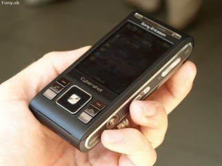 LIKE Brand new Sony Ericsson C905 with all acc BOXED.