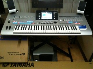 Yamaha Tyros 4 61-key Arranger Workstation Keyboard large image 0