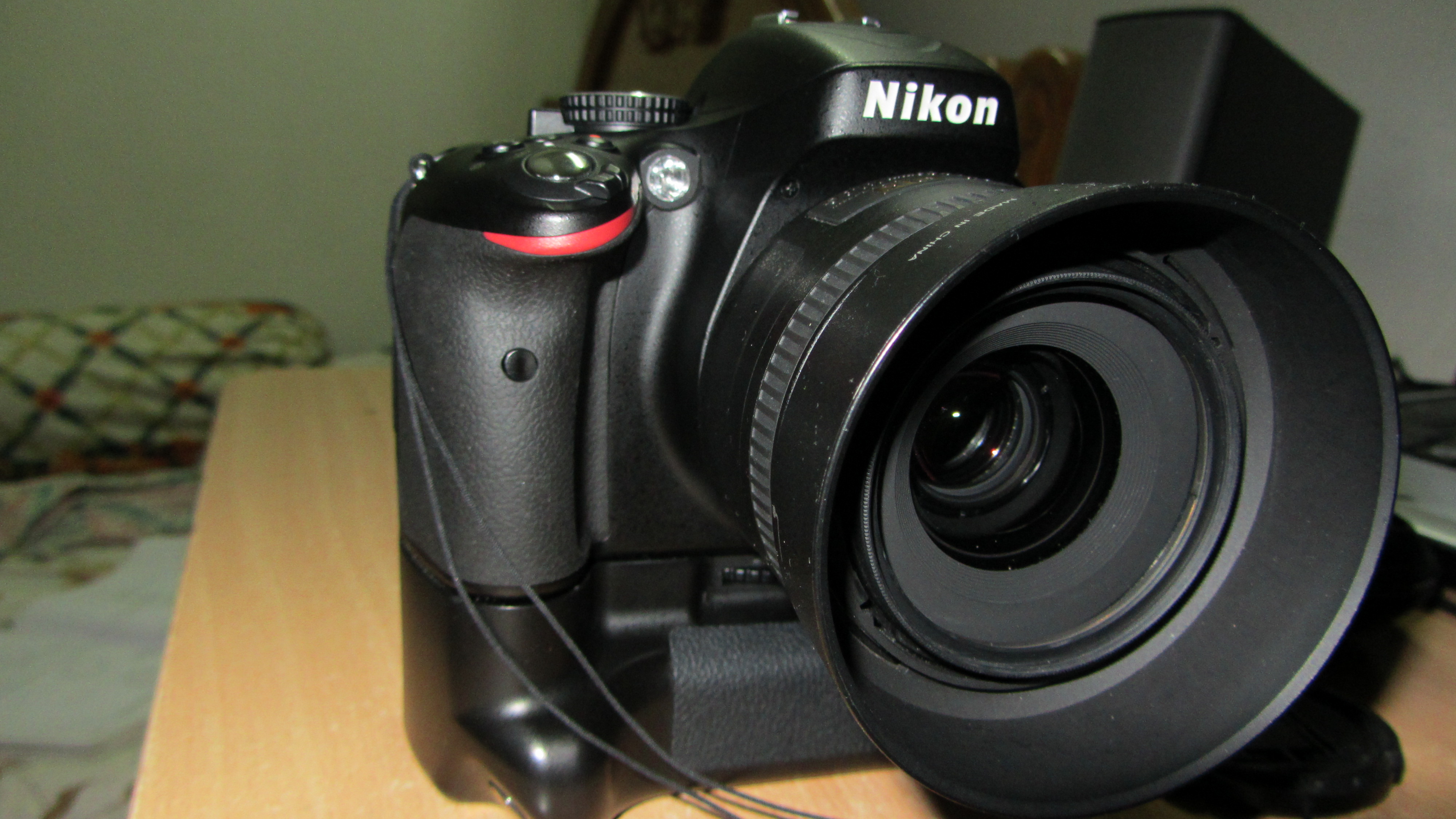 Nikon d5100_3 lens_battery grip_32gb_etc other optionals large image 0