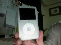 Ipod classic touch urgent cell  large image 0