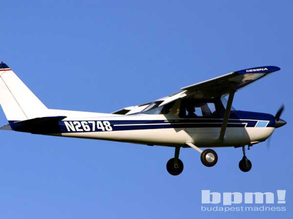 2.4ghz radio control electronic Cessna plane. 100 technical large image 0