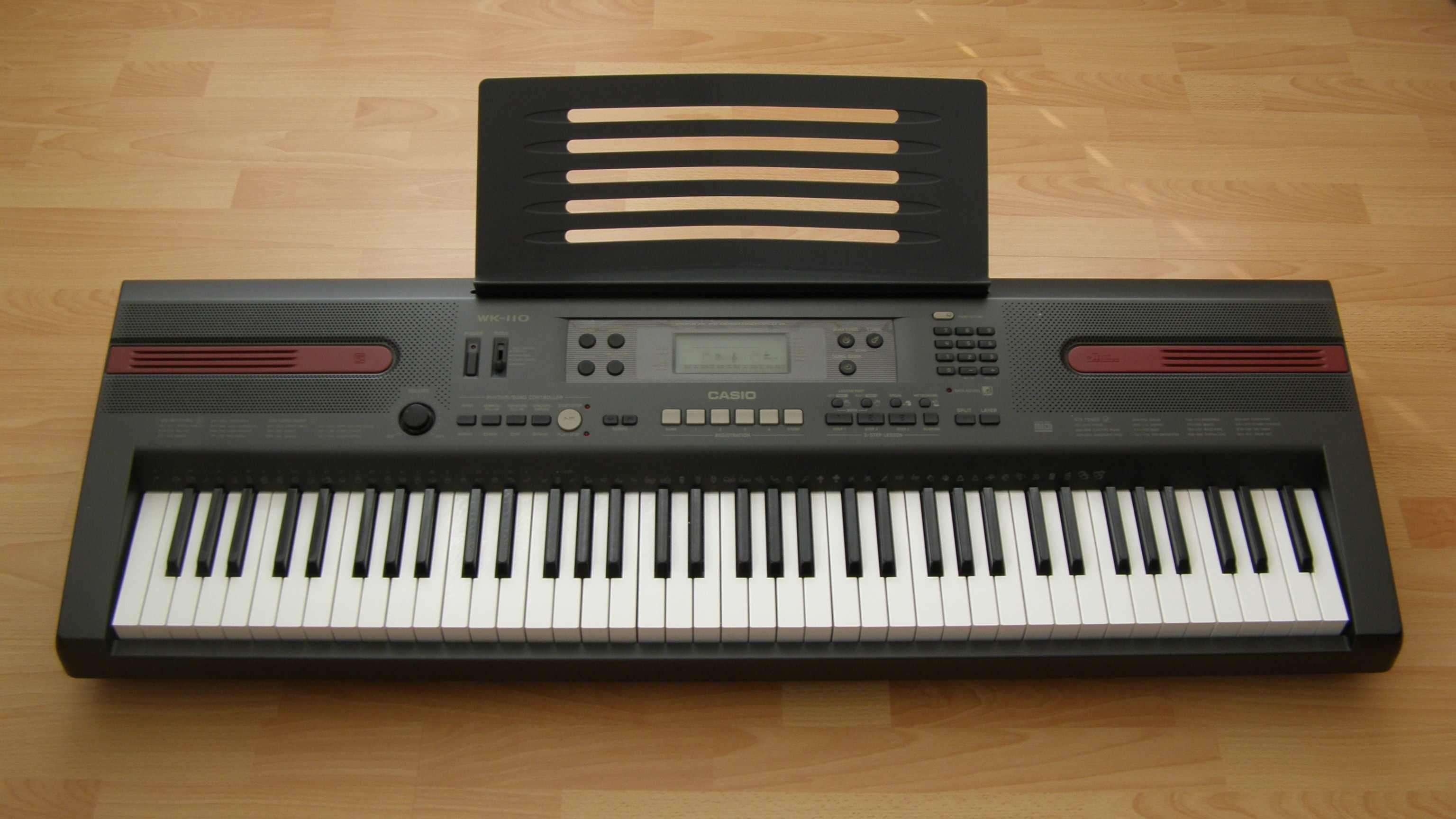 CASIO WK110 with box and stand large image 0