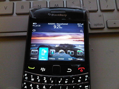 Brand new condition blackberry 9780......see inside large image 1