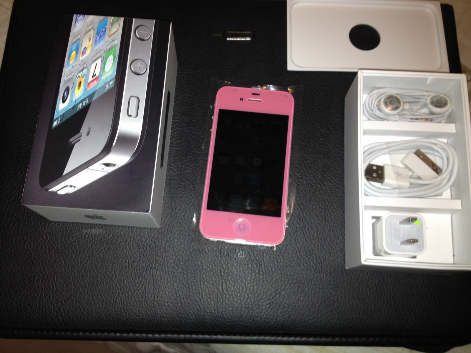 Apple iPhone 4 - 16GB - Pink new . large image 1