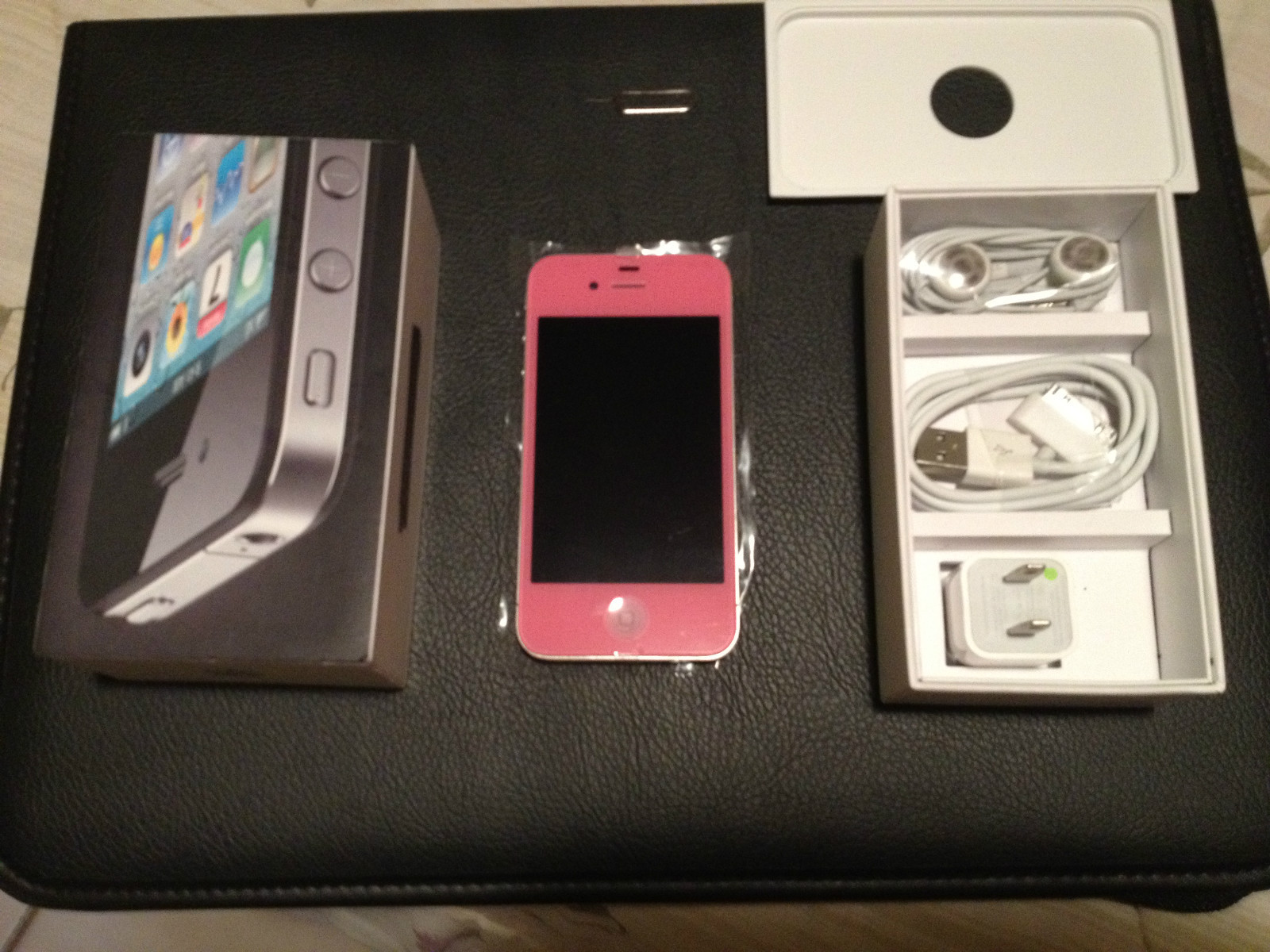 Apple iPhone 4 - 16GB - Pink new . large image 2