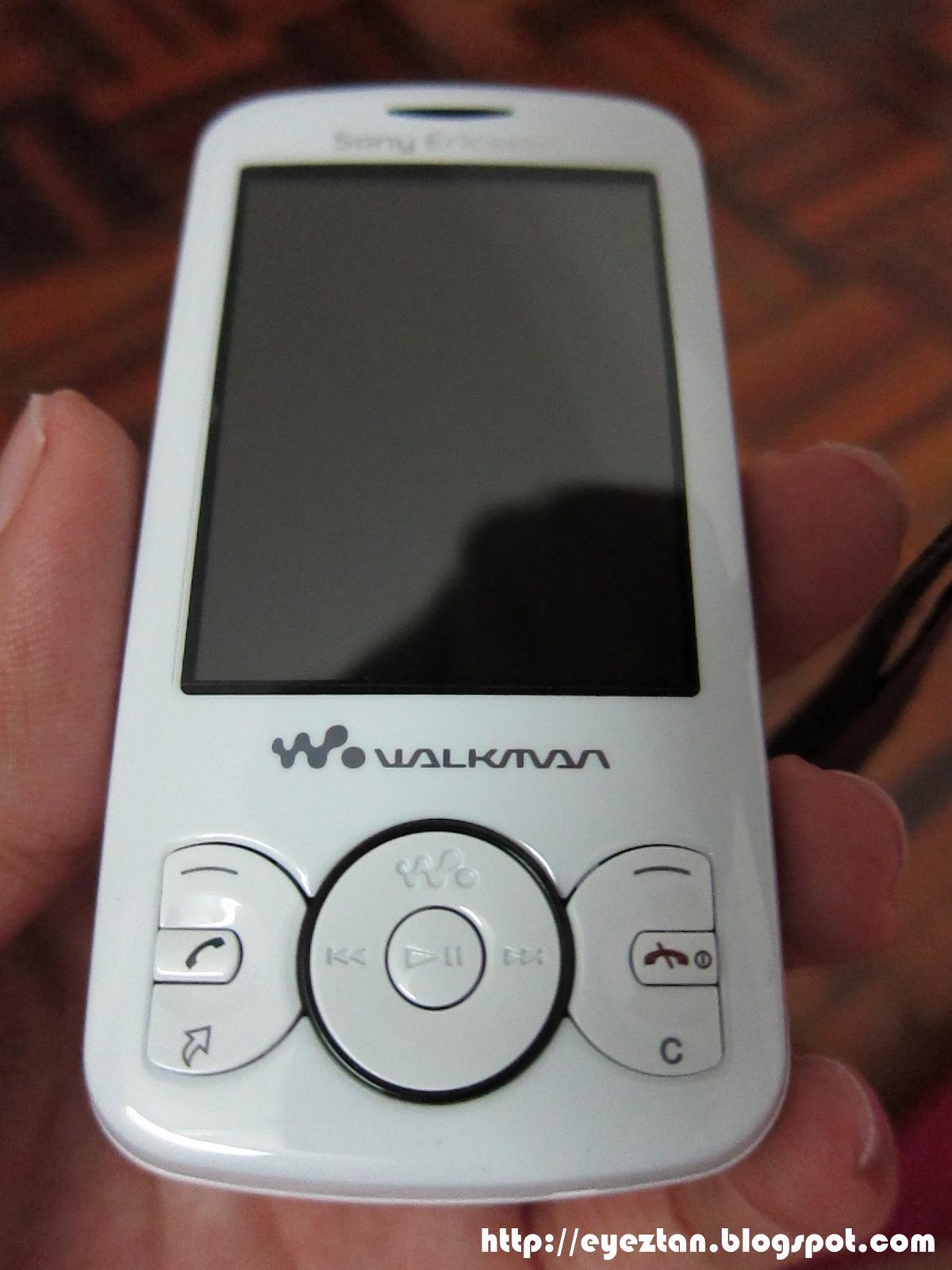 Sony Ericsson w100i large image 0
