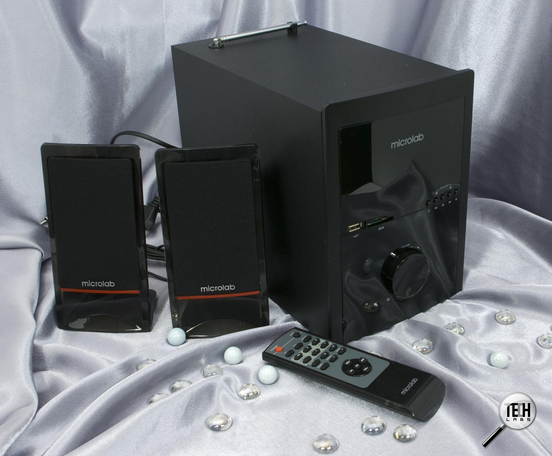 Microlab M700u 2.1 speaker system large image 0