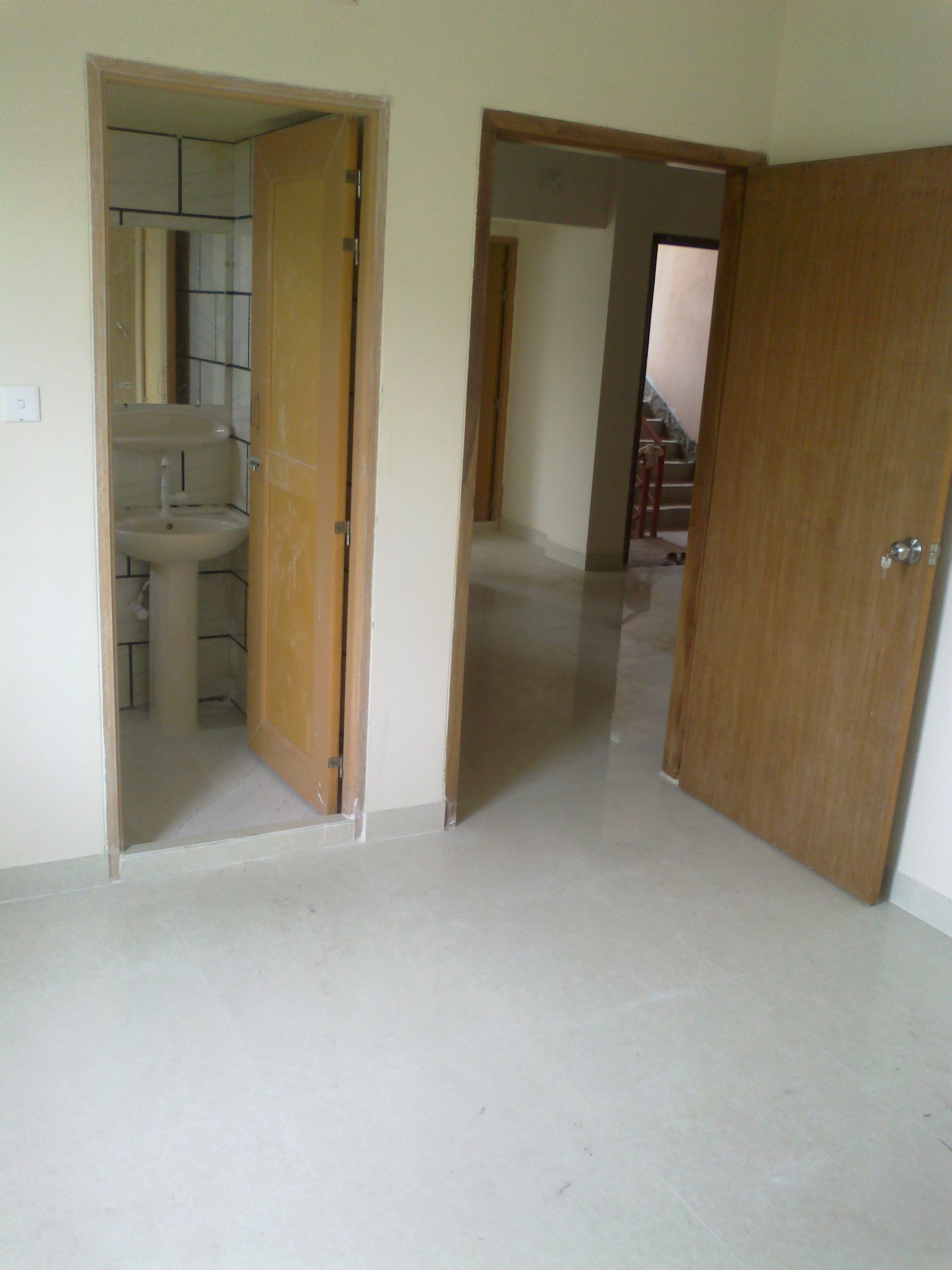 800 sqf new flat ready for tolet Airport. large image 1