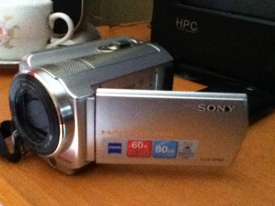 Sony DCR-SR68 Handycam Camcorder 80GB large image 0
