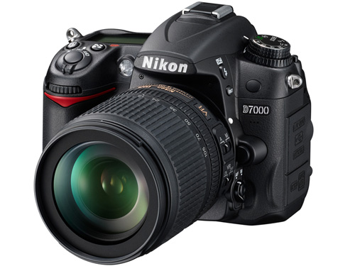 Nikon D7000 with 18-105mm Lens large image 0