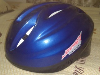 Cycling helmet only one day used market price 1000