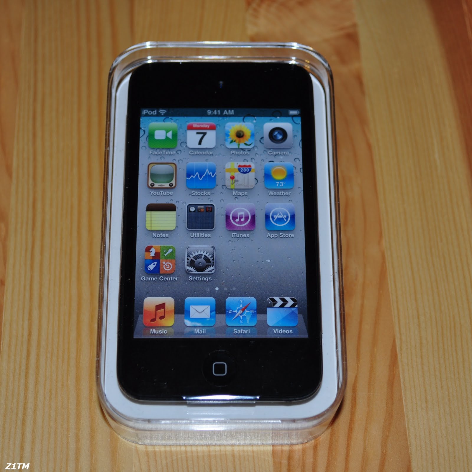 urgent sale boxed ipod touch 4 8GB 01674813088  large image 0
