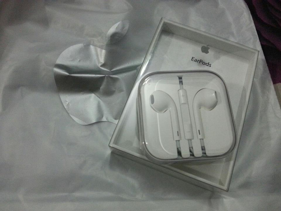Apple EarPods with Remote and Mic large image 0