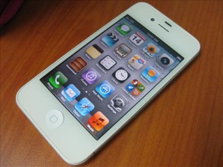 iPhone 4 white 16GB FACTORY UNLOCK iPhone 4 white 16GB FACTORY UNLOCK