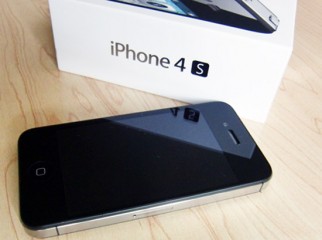 Iphone 4s black 32 GB with box and all original accesories Iphone 4s black 32 GB with box and all original accesories