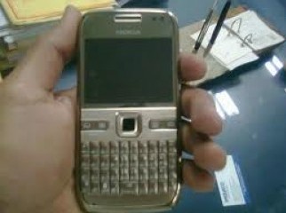 Nokia E72 Good condition Low Price