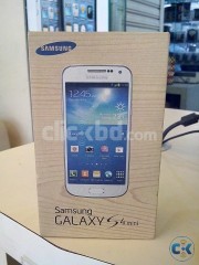 Samsung Galaxy S4 Mini 8GB -Black White - From UK Samsung Galaxy S4 Mini 8GB -Black White - From UK