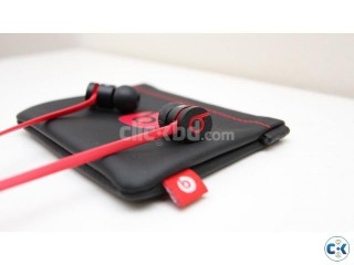 urBeats Headphone Intact With Warranty Card