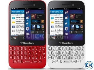 BlackBerry Q5 intact boxed