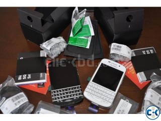 BlackBerry Q5 SQR100-2 4G Unlocked Phone SIM Free BlackBerry Q5 SQR100-2 4G Unlocked Phone SIM Free