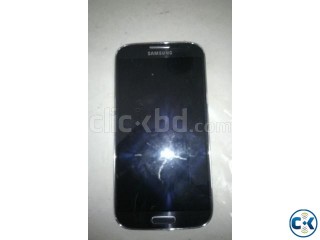 Samsung galaxy s4 almost new full boxed Samsung galaxy s4 almost new full boxed
