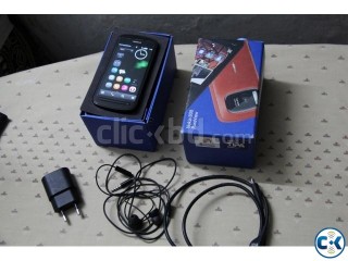 Nokia 808 PureView black with everything with box Nokia 808 PureView black with everything with box