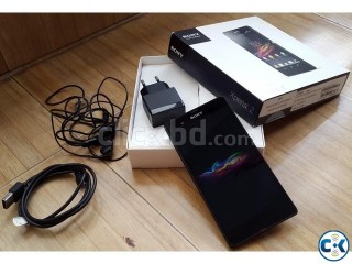 Sony Xperia Z fresh and with box and everything see details Sony Xperia Z fresh and with box and everything see details