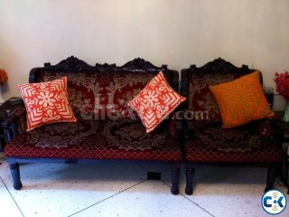 2 2 1 5 seater shegun sofa set and table