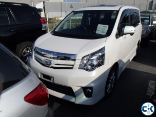 TOYOTA NOAH ZRR70 Si 2011 SUNROOF TOYOTA NOAH ZRR70 Si 2011 SUNROOF