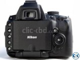 Nikon D5000 camera is up for sell URGENT