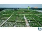 ১০ বিঘার উপর মনোরম লেক ভিউ পার্ক এর কাজ চলমান ।