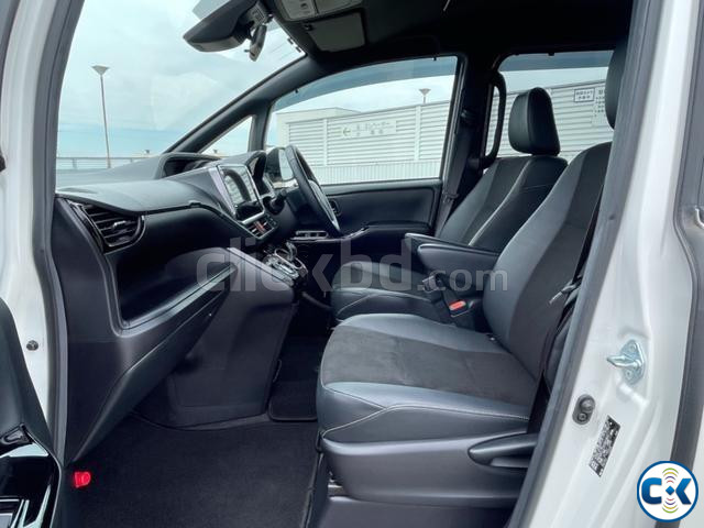 Toyota Noah HYBRID SI WxB 2018 price in Bangladesh | ClickBD image 3