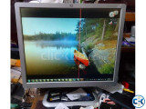 HP 19 LCD Monitor square Good picture quality