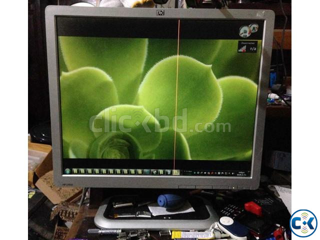 HP 19 LCD Monitor square Good picture quality large image 2