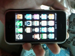 Iphone 3g 8gb for sale with charger and headphone Iphone 3g 8gb for sale with charger and headphone