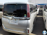 TOYOTA NOAH NON-HYBRID 8-SEAT